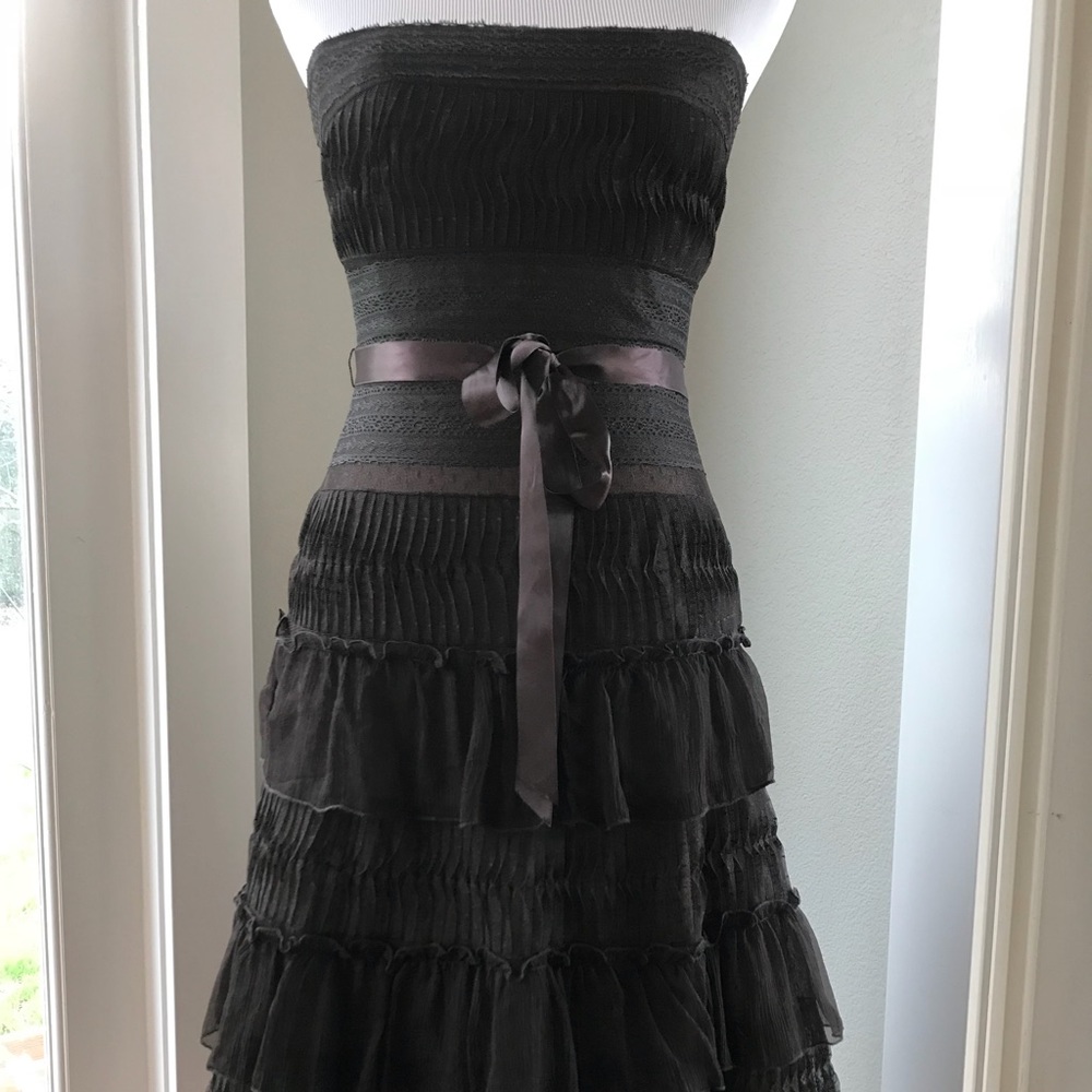 ♥️ BCBG ♥️ Beautiful strapless dress ~ size 4